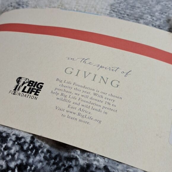 NWT Quagga Blanket Wrap in White/Grey/Black - Picture 5 of 8